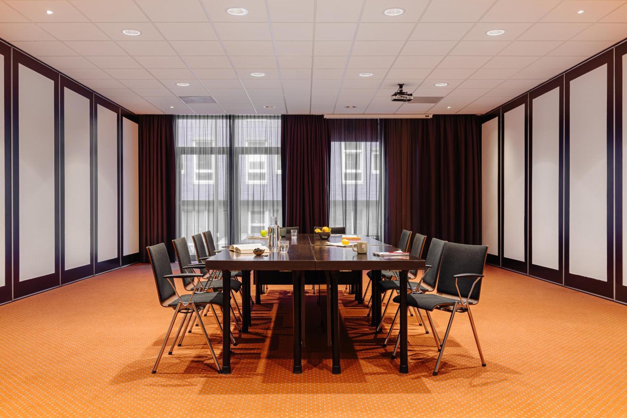 Hotel Oranje 4*