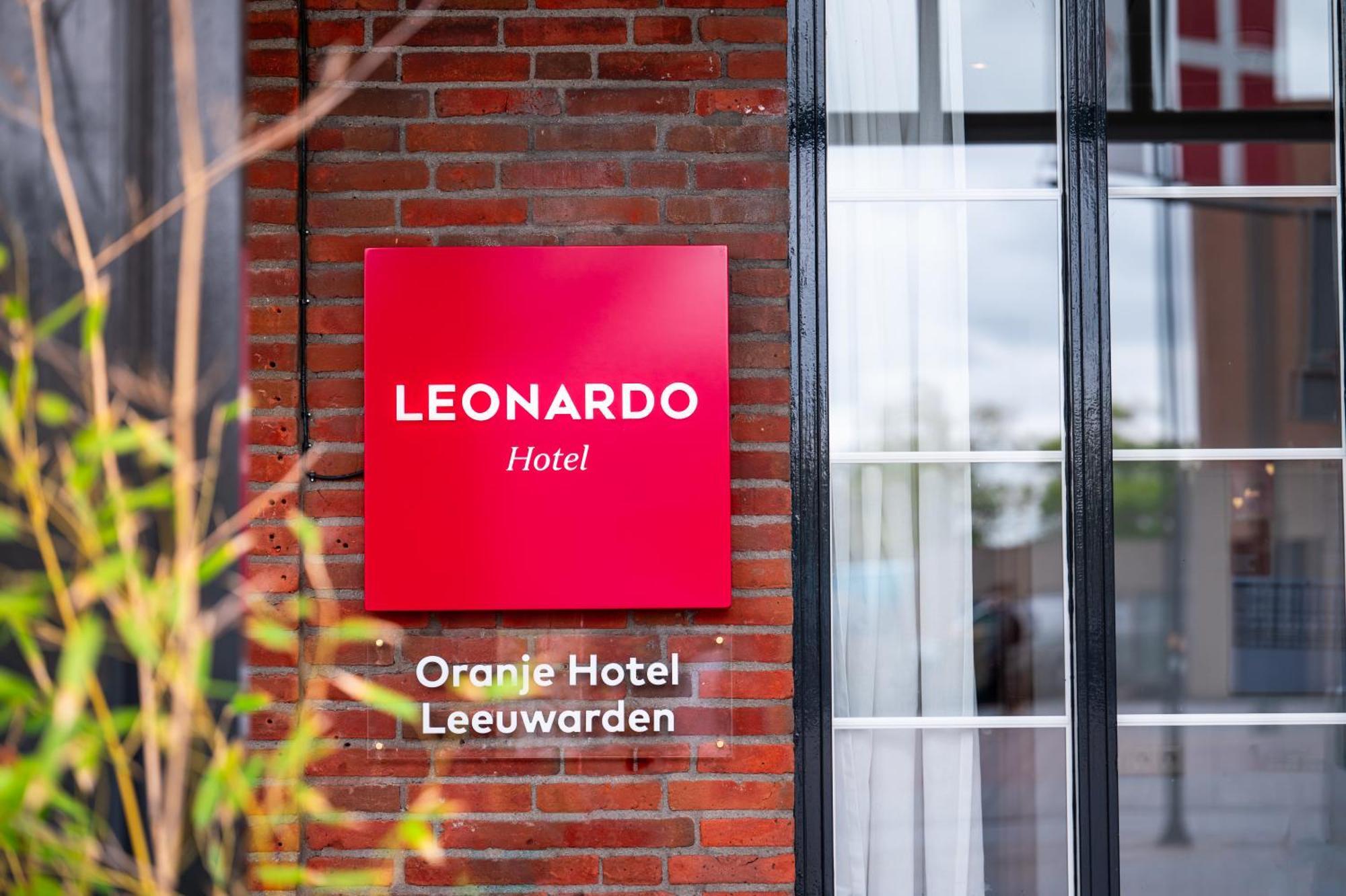Leonardo Oranje 4*